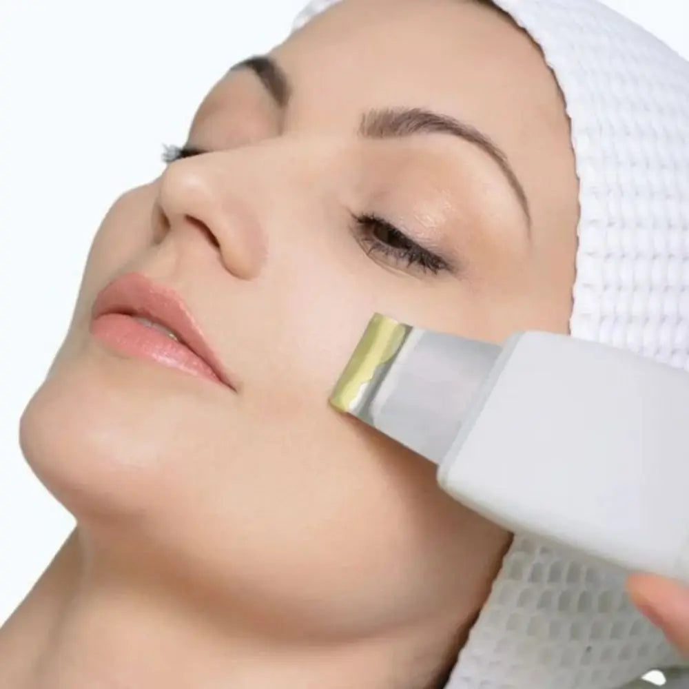 Ultrasonic Skin Scraper Pore Cleaning Facial Deep Cleaning Machine Suitable for Female and Male